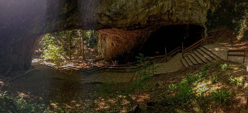 Interior de las Cuevas de Zugarramurdi